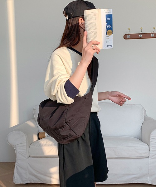 WEGO（ウィゴー）の「WEGO/【新色追加！】人気NO.1 ハーフムーンショルダー（ショルダーバッグ・レディース・アイボリー/ブラック・FREE）」の10枚目の写真