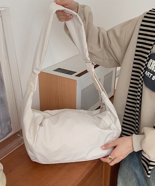 WEGO（ウィゴー）の「WEGO/【新色追加！】人気NO.1 ハーフムーンショルダー（ショルダーバッグ・レディース・アイボリー/ブラック・FREE）」の19枚目の写真