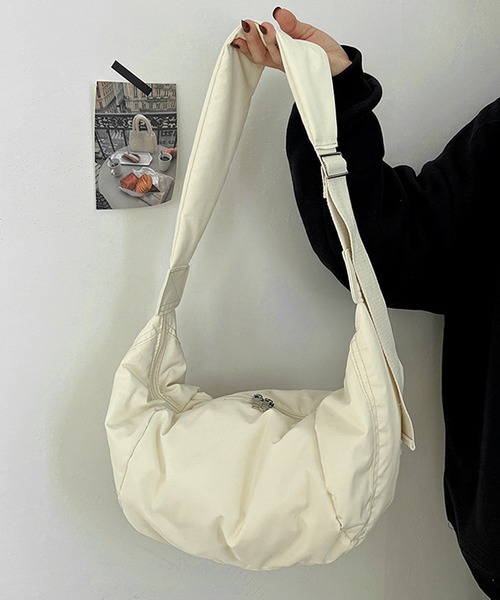 WEGO（ウィゴー）の「WEGO/【新色追加！】人気NO.1 ハーフムーンショルダー（ショルダーバッグ・レディース・アイボリー/ブラック・FREE）」の22枚目の写真