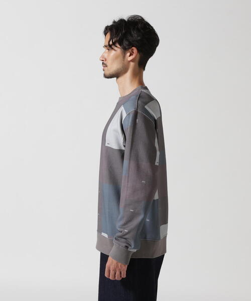 AVIREX(アヴィレックス)の「CREW NECK SWEAT GEOMETRY / クルー ネック スウェット ジオメトリー / AVIREX / アヴィレックス(スウェット・メンズ・ブラック/モスグリーン・L/XL/M)」の6枚目の写真