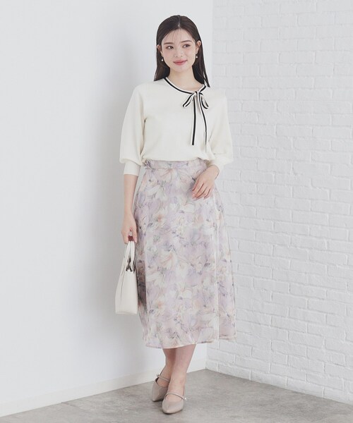 index（インデックス）の「バイカラーボウタイプルニット【洗濯機洗い可】（ニット/セーター・レディース・オフホワイト/ブラック/パープル・36/38/40/42）」の5枚目の写真