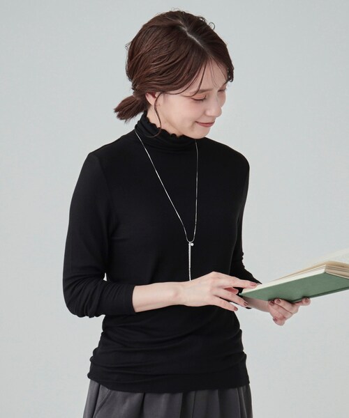 DRESKIP（ドレスキップ）の「◆【高レビュー】なめらかとろみインナータートル（Tシャツ/カットソー・レディース・ホワイト系5/オフホワイト/ブラック/ライトオレンジ系/ライトブルー/ライトグレー/グリーン系・04/02/03）」の3枚目の写真