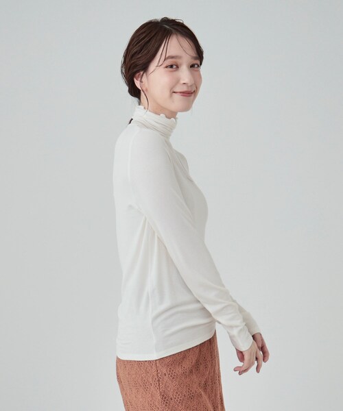 DRESKIP（ドレスキップ）の「◆【高レビュー】なめらかとろみインナータートル（Tシャツ/カットソー・レディース・ホワイト系5/オフホワイト/ブラック/ライトオレンジ系/ライトブルー/ライトグレー/グリーン系・04/02/03）」の21枚目の写真