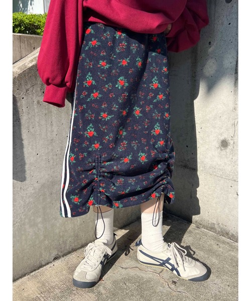 WC（ダブル シー）の「リトルフラワー2ラインフリーススカート（スカート・レディース・ブラウン/ネイビー・FREE）」の2枚目の写真