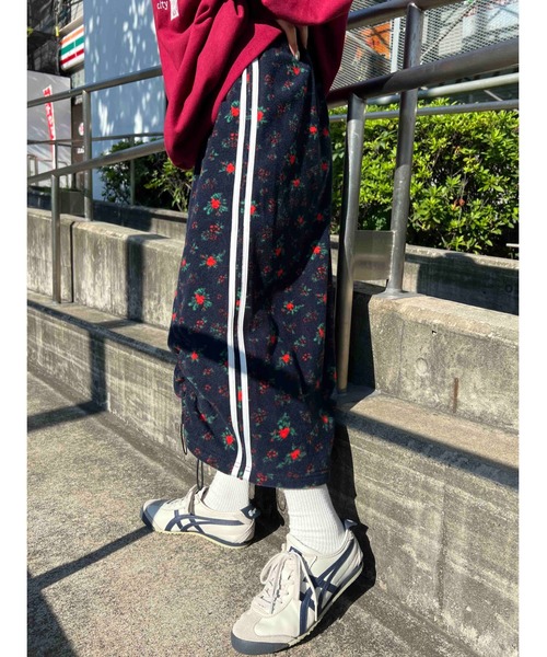 WC（ダブル シー）の「リトルフラワー2ラインフリーススカート（スカート・レディース・ブラウン/ネイビー・FREE）」の18枚目の写真