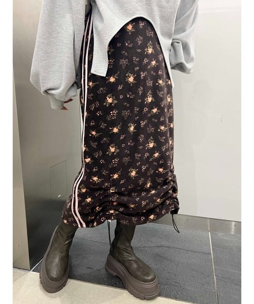 WC（ダブル シー）の「リトルフラワー2ラインフリーススカート（スカート・レディース・ブラウン/ネイビー・FREE）」の3枚目の写真
