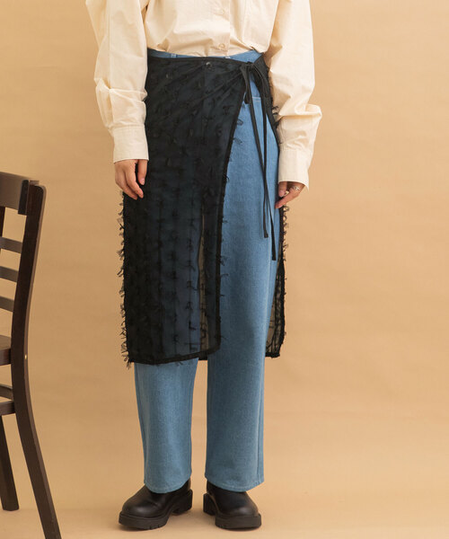 POU DOU DOU(プードゥドゥ)の「チュールリボンシフォンレイヤードラップスカート(スカート・レディース・オフホワイト/ブラック・M)」の2枚目の写真