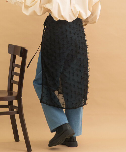 POU DOU DOU(プードゥドゥ)の「チュールリボンシフォンレイヤードラップスカート(スカート・レディース・オフホワイト/ブラック・M)」の11枚目の写真