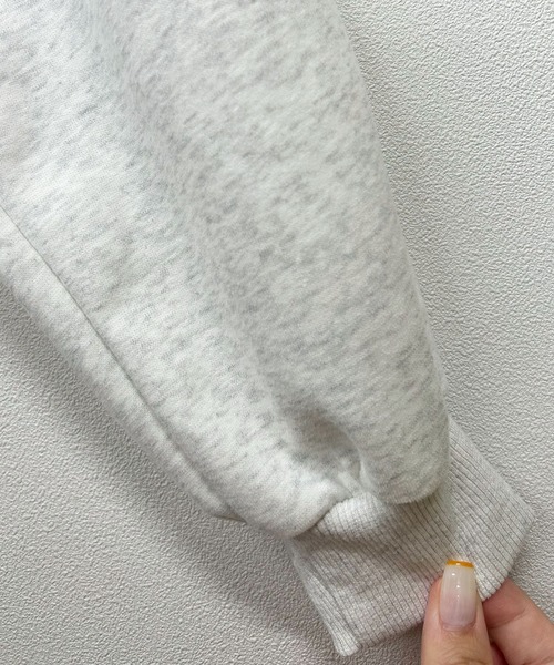 Futier land(フューティアランド)の「この絶妙なハート間が大人っぽ~い◎カレッジロゴハート刺繍プルオーバー(スウェット・レディース・チャコールグレー/杢グレー・FREE)」の5枚目の写真