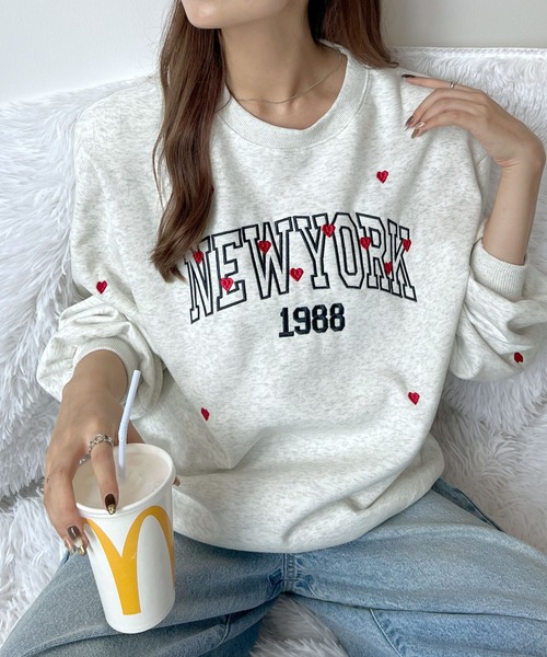 Futier land(フューティアランド)の「この絶妙なハート間が大人っぽ~い◎カレッジロゴハート刺繍プルオーバー(スウェット・レディース・チャコールグレー/杢グレー・FREE)」の21枚目の写真