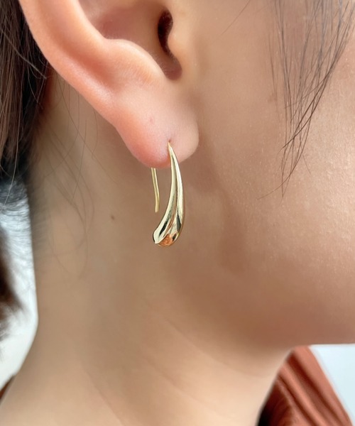ciite'(シーテ)の「ドロップモチーフ フックピアス (両耳用)(ピアス(両耳用)・レディース・シルバー/ゴールド・FREE)」の2枚目の写真