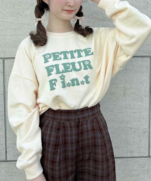F i.n.t（フィント）の「70’sフラワーロゴ発泡プリントスウェット/fint　フィント（スウェット・レディース・アイボリー/モーブ系/ライトブルー・FREE）」の2枚目の写真