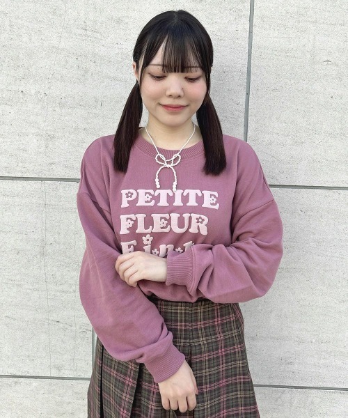 F i.n.t（フィント）の「70’sフラワーロゴ発泡プリントスウェット/fint　フィント（スウェット・レディース・アイボリー/モーブ系/ライトブルー・FREE）」の6枚目の写真