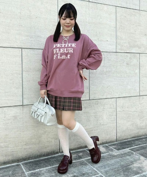 F i.n.t（フィント）の「70’sフラワーロゴ発泡プリントスウェット/fint　フィント（スウェット・レディース・アイボリー/モーブ系/ライトブルー・FREE）」の7枚目の写真