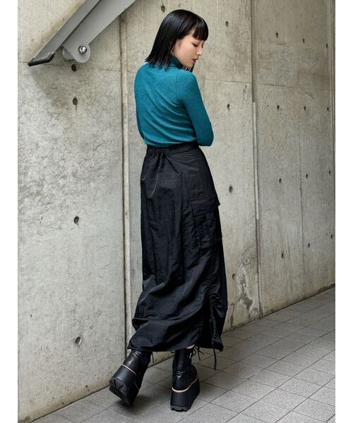 MURUA（ムルーア）の「シャイニーカーゴマキシスカート（スカート・レディース・カーキ/ブラック/ライトグレー・2/1）」の16枚目の写真