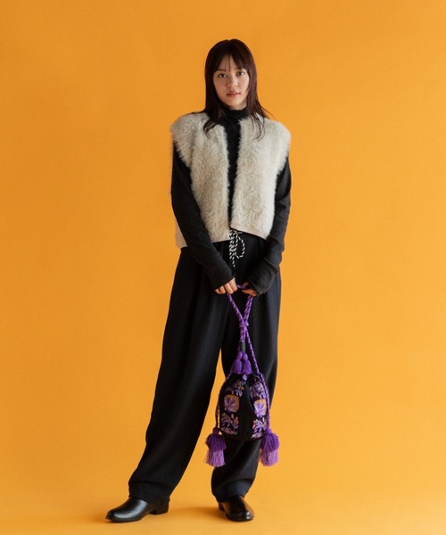 AMERICAN RAG CIE（アメリカンラグシー）の「LEIN リボンテープ刺繍巾着バッグ（ショルダーバッグ・レディース・ブラック・FREE）」の9枚目の写真