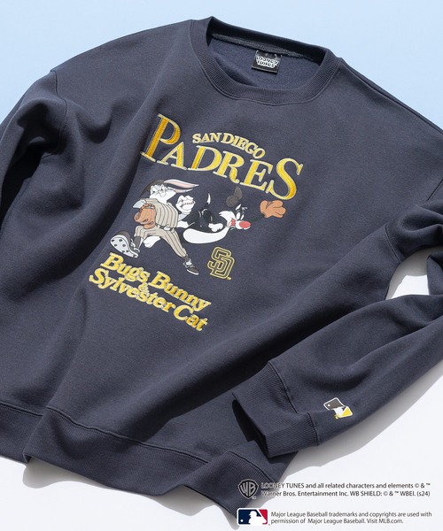 MLB(メジャーリーグベースボール)の「【Looney Tunes × MLB】 オリジナルデザイン 裏起毛クルーネックスウェット(スウェット・メンズ・グレー系その他/ブラック系その他2/グレー系その他3/ブラック系その他/ベージュ系その他2/ホワイト系その他3・MEDIUM/X-LARGE/LARGE)」の4枚目の写真