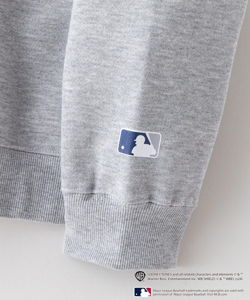 MLB(メジャーリーグベースボール)の「【Looney Tunes × MLB】 オリジナルデザイン 裏起毛クルーネックスウェット(スウェット・メンズ・グレー系その他/ブラック系その他2/グレー系その他3/ブラック系その他/ベージュ系その他2/ホワイト系その他3・MEDIUM/X-LARGE/LARGE)」の10枚目の写真
