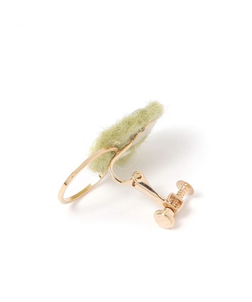 studio CLIP(スタディオクリップ)の「アソート刺繍イヤリング(イヤリング・レディース・ベージュ/ライトグリーン/ピンク・FREE)」の4枚目の写真