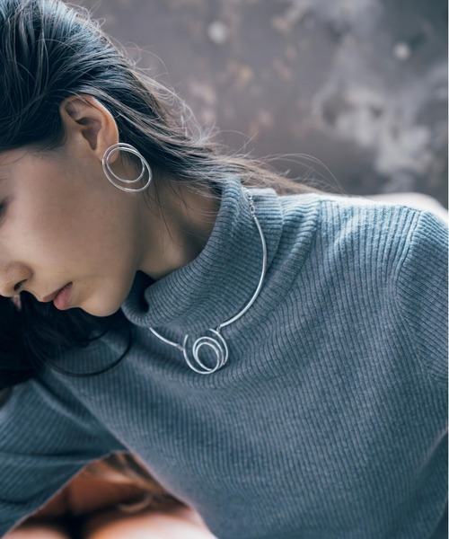 Nothing And Others(ナッシングアンドアザーズ)の「「Nothing And Others/ナッシングアンドアザーズ」Rolling Line Necklace(ネックレス・レディース・シルバー/ゴールド・FREE)」の5枚目の写真