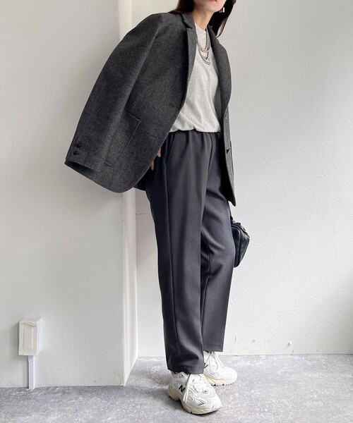 fredy emue(フレディエミュ)の「ソフトポリツイルセンタープレスパンツ(その他パンツ・レディース・ベージュ/ブラック/オフホワイト/チャコールグレー・36/38)」の21枚目の写真