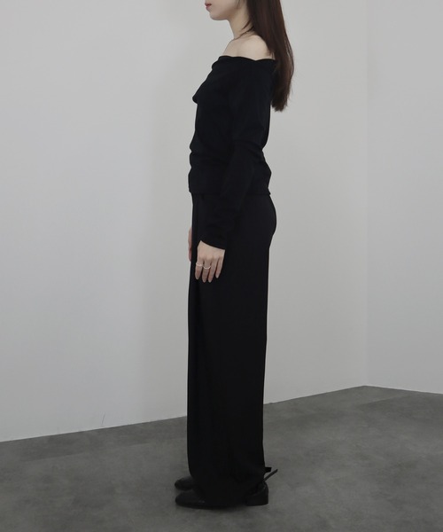 Reurie'(レウリィ)の「【ZOZO限定】オフショルダーカットソー/off shoulder basic top 長袖 シンプル きれいめ ベーシック モード 大人カジュアル フェミニン レディライク モノトーン(Tシャツ/カットソー・レディース・ホワイト/ブラック・FREE)」の17枚目の写真