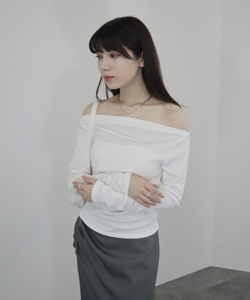 Reurie'(レウリィ)の「【ZOZO限定】オフショルダーカットソー/off shoulder basic top 長袖 シンプル きれいめ ベーシック モード 大人カジュアル フェミニン レディライク モノトーン(Tシャツ/カットソー・レディース・ホワイト/ブラック・FREE)」の15枚目の写真
