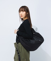 YIE YIE | YIEYIE (イエイエ) メタルロゴ ジップ ショルダーバッグ SUPER SASHA YIE15BB22(ショルダーバッグ)