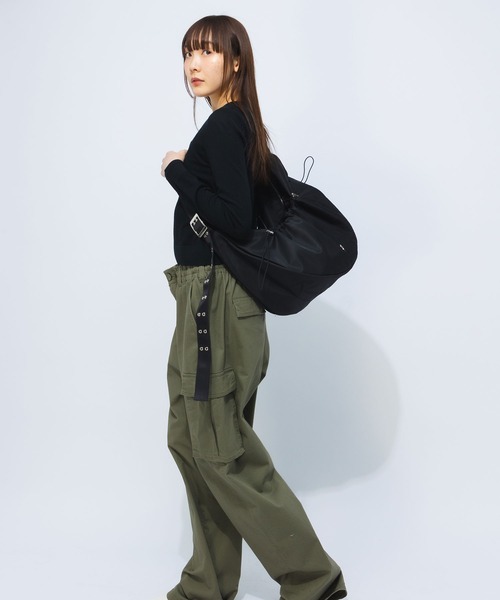 YIE YIE（イエイエ）の「YIEYIE (イエイエ) メタルロゴ ジップ ショルダーバッグ SUPER SASHA YIE15BB22（ショルダーバッグ・レディース・ブラック・-）」の13枚目の写真