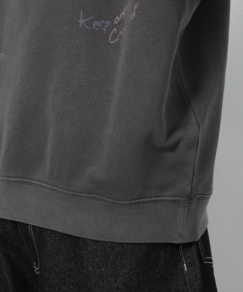 LAKOLE（ラコレ）の「トビガラスウェットプルオーバー / 291746（スウェット・メンズ・ネイビー/マスタード/ブラック・MEDIUM/LARGE）」の16枚目の写真