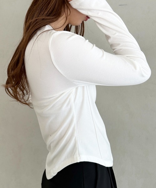 MYMOOD.(マイムード)の「ストレッチ パイピングデザインシンプルカットソー ロングTシャツ(Tシャツ/カットソー・レディース・ブラック/アイボリー/ホワイト・FREE)」の9枚目の写真