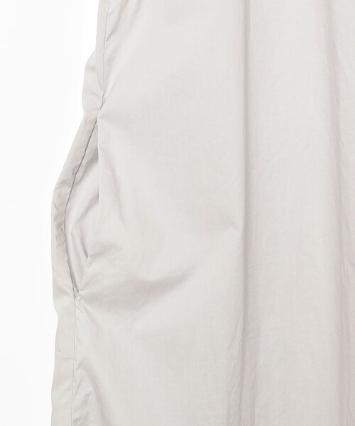 Yarmo(ヤーモ)の「Yarmo / Smock Dress(ワンピース・レディース・ライトグレー・ONE SIZE)」の3枚目の写真