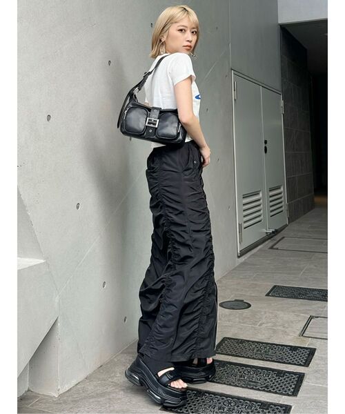 MURUA（ムルーア）の「ファスナースリットギャザースカート（スカート・レディース・ピンク/グレー/ブラック・1/2）」の15枚目の写真