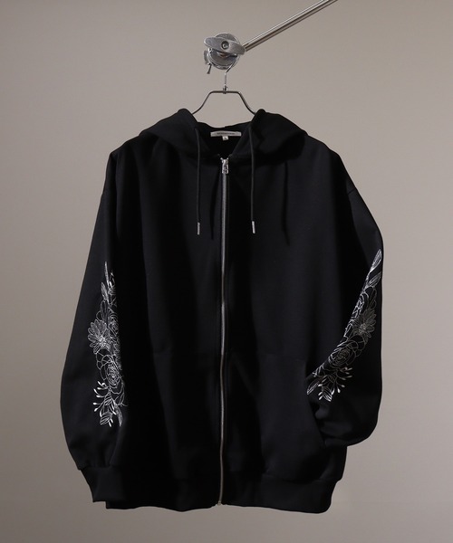 SUGGESTION（サジェッション）の「SLEEVE FLOWER  Embroidered full zip hoodie / 刺繍 フルジップパーカー unisex（パーカー・メンズ・ライトグレー/ブラック・M/L）」の11枚目の写真