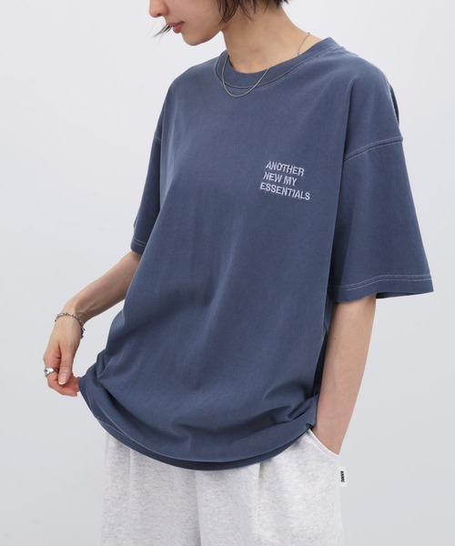 ANME(アンメ)の「ピグメント加工ANMEエンブロイダリーロゴ半袖Tシャツ(Tシャツ/カットソー・レディース・ベージュ/ネイビー/オフホワイト/ブラック・M/L/XL/XXL)」の1枚目の写真