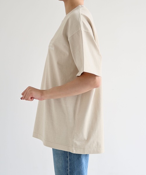 ANME(アンメ)の「ピグメント加工ANMEエンブロイダリーロゴ半袖Tシャツ(Tシャツ/カットソー・レディース・ベージュ/ネイビー/オフホワイト/ブラック・M/L/XL/XXL)」の6枚目の写真