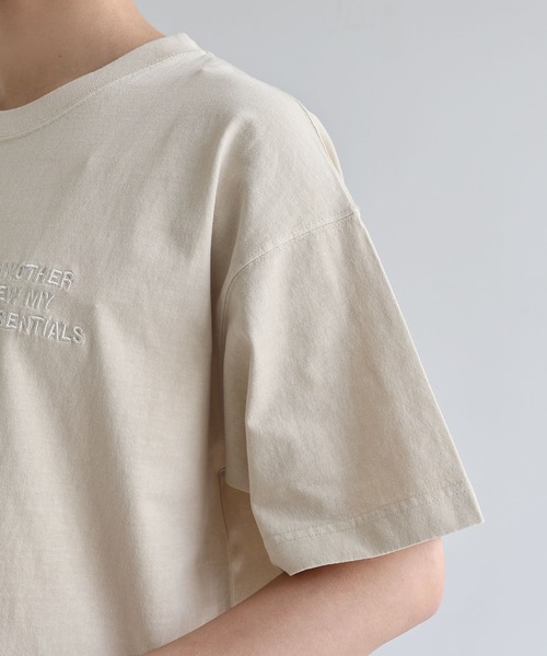 ANME(アンメ)の「ピグメント加工ANMEエンブロイダリーロゴ半袖Tシャツ(Tシャツ/カットソー・レディース・ベージュ/ネイビー/オフホワイト/ブラック・M/L/XL/XXL)」の20枚目の写真