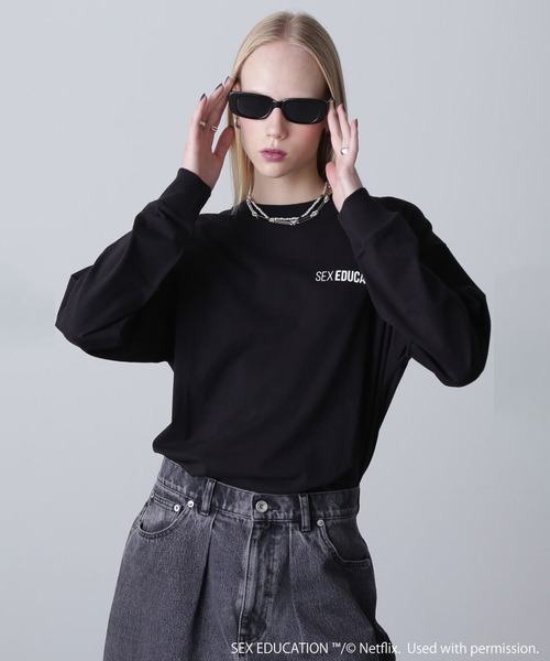 ROSE BUD(ローズバッド)の「Netflix Series ‘SEX EDUCATION’ × ROSE BUD/AMERICAN COMIC TEE(Tシャツ/カットソー・レディース・ピンク/ホワイト/ブラック・ONE SIZE)」の2枚目の写真