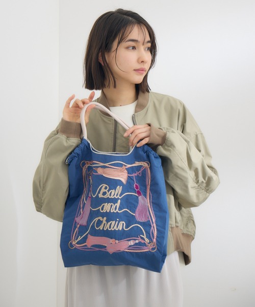 Ball&Chain(ボールアンドチェーン)の「【Ball&Chain/ボールアンドチェーン】TASSEL 撥水 刺繍トートバッグ レギュラーサイズ(トートバッグ・レディース・ベージュ/ネイビー/ブルー/ブラウン/ピンク・MEDIUM)」の3枚目の写真