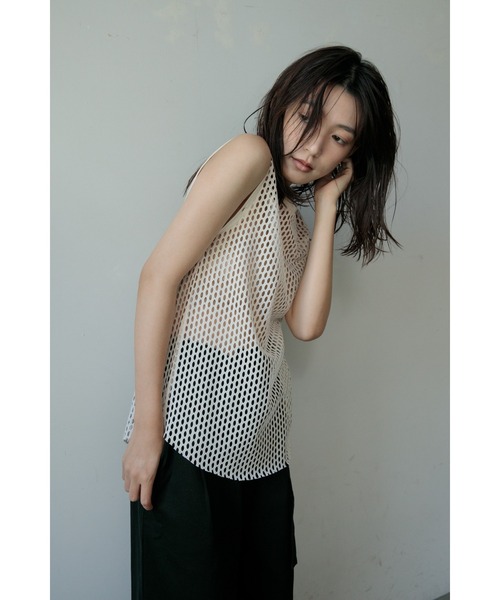 AGAWD(アガウド)の「AGAWD 2WAYメッシュプルオーバー ★(Tシャツ/カットソー・レディース・ホワイト/ベージュ/ブラック・FREE)」の14枚目の写真