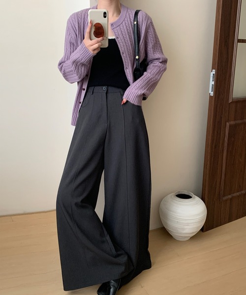 DAY CLOSET(デイ クローゼット)の「【裾がゆるっと広がり美シルエット/内掛けボタン付き】フロントピンタックイージーワイドパンツ(その他パンツ・レディース・ライトベージュ/ダークグレー/ブラック・S/L/M)」の15枚目の写真