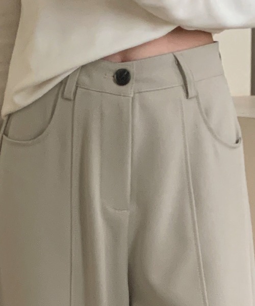 DAY CLOSET(デイ クローゼット)の「【裾がゆるっと広がり美シルエット/内掛けボタン付き】フロントピンタックイージーワイドパンツ(その他パンツ・レディース・ライトベージュ/ダークグレー/ブラック・S/L/M)」の9枚目の写真