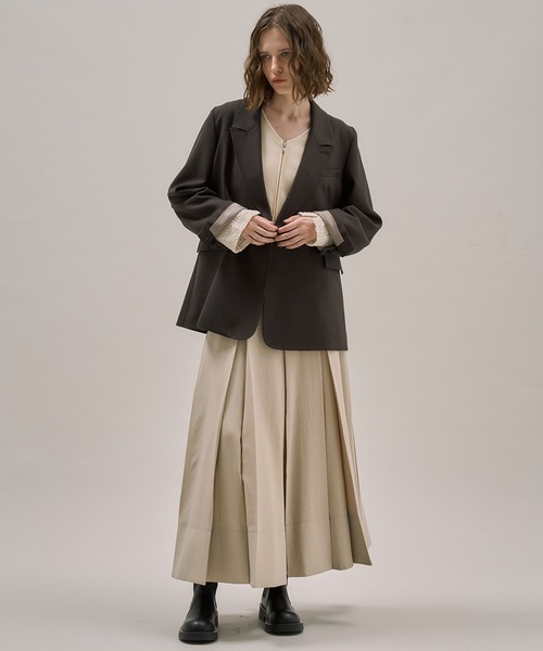 PUBLIC TOKYO(パブリックトウキョウ)の「プリクルータックフレアスカート(スカート・レディース・ベージュ/ダークグレー/ブラウン/アイボリー・1/2)」の14枚目の写真