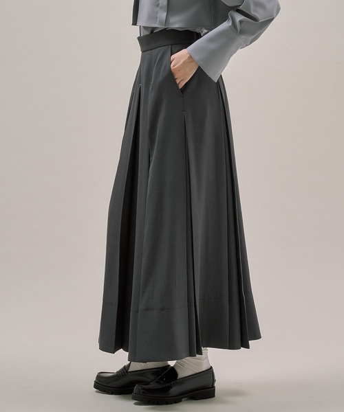 PUBLIC TOKYO(パブリックトウキョウ)の「プリクルータックフレアスカート(スカート・レディース・ベージュ/ダークグレー/ブラウン/アイボリー・1/2)」の19枚目の写真