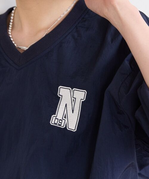 AMERICAN HOLIC（アメリカンホリック）の「ナイロン シャカシャカプルオーバー（ナイロンジャケット・レディース・ベージュ/ネイビー/オフホワイト・L/M）」の15枚目の写真