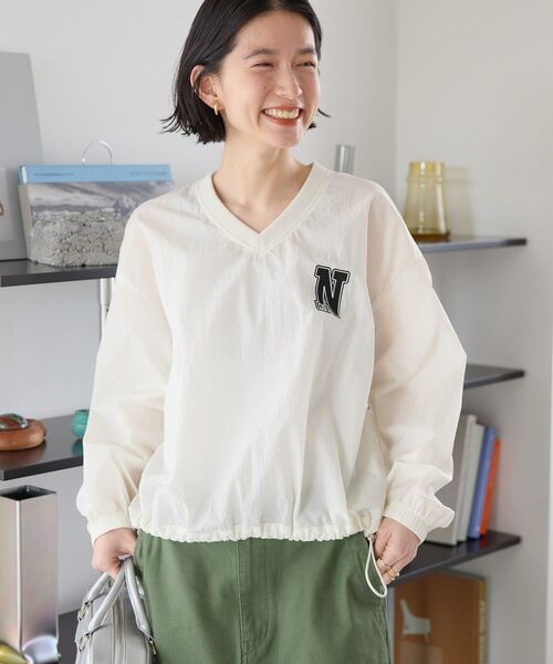 AMERICAN HOLIC（アメリカンホリック）の「ナイロン シャカシャカプルオーバー（ナイロンジャケット・レディース・ベージュ/ネイビー/オフホワイト・L/M）」の17枚目の写真