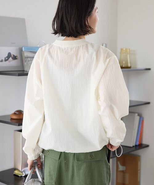 AMERICAN HOLIC（アメリカンホリック）の「ナイロン シャカシャカプルオーバー（ナイロンジャケット・レディース・ベージュ/ネイビー/オフホワイト・L/M）」の20枚目の写真