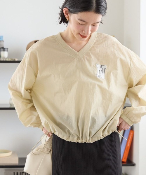 AMERICAN HOLIC（アメリカンホリック）の「ナイロン シャカシャカプルオーバー（ナイロンジャケット・レディース・ベージュ/ネイビー/オフホワイト・L/M）」の9枚目の写真