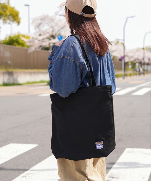 UCLA（ユーシーエルエー）の「【UCLA/ユーシーエルエー】 コットン トートバッグ（トートバッグ・レディース・ブラック/ホワイト・FREE）」の2枚目の写真