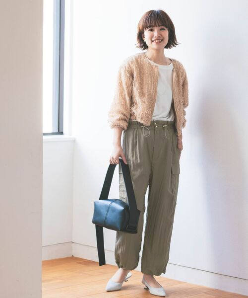 COHINA(コヒナ)の「フェザーチュールシアーブルゾン 【低身長・小柄女性】(ブルゾン・レディース・ブラック/ホワイト/ベージュ・ONE SIZE)」の7枚目の写真
